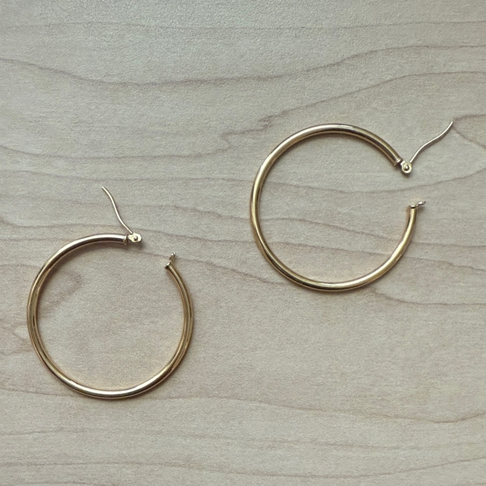 Ring Concierge 2mm Solid 14k Yellow Gold Hoop Ear… - image 1